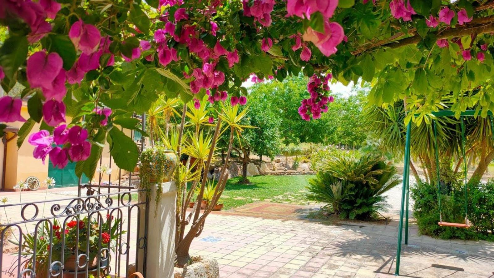Donna Caterina House, Autentica Oasi Di Confort E Relax Nel Cuore Della Sicilia Pietraperzia Exterior photo